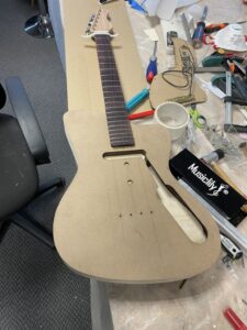 Atelier fabrication de guitare électrique
