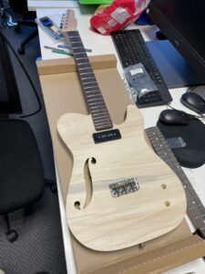 Atelier fabrication de guitare électrique